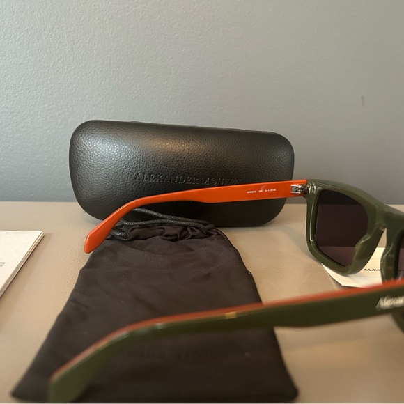 NWOT. Alexander McQueen sunglasses. - Picture 4 of 6